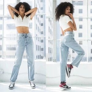 Revive 90s baggy jeans